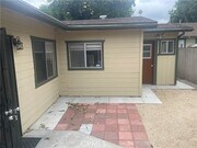 Photo - 518 W King St