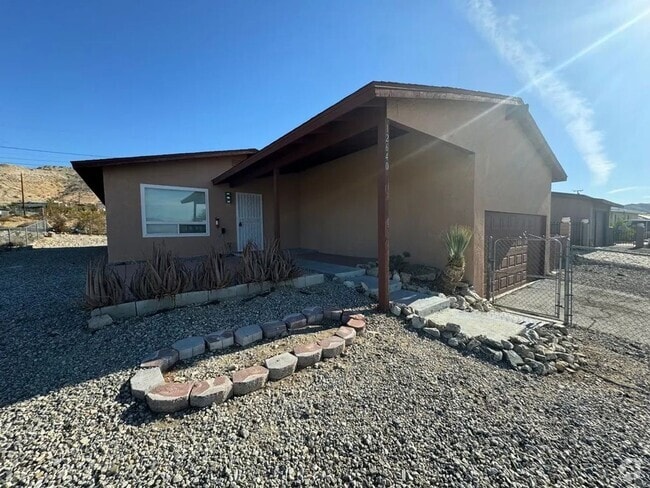 Building Photo - PRICE REDUCED!!!  3 BED/2BATH Rental
