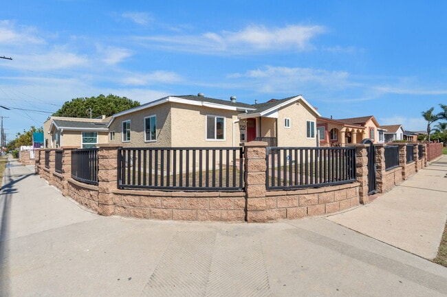Building Photo - 13312 Lemoli Ave Unit 3257 W 134TH STREET