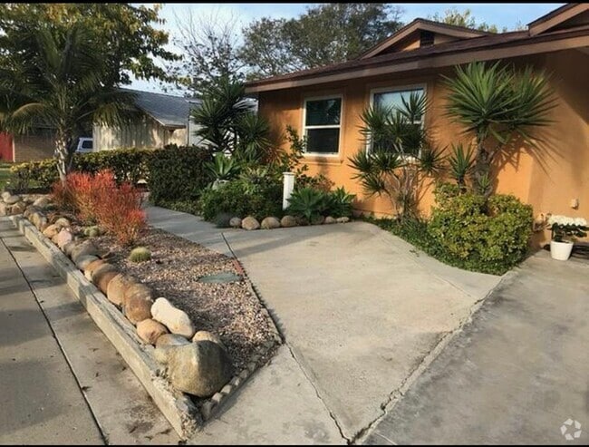 Building Photo - 4373 Moraga Ave Rental