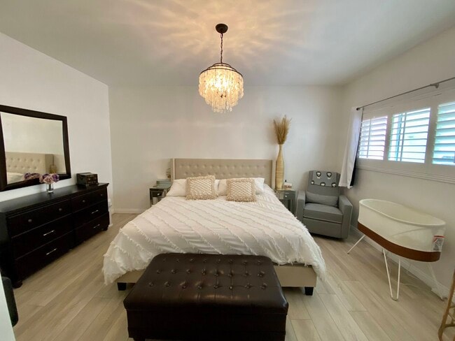 Master Bedroom - 11820 Mayfield Ave Condo Unit 102