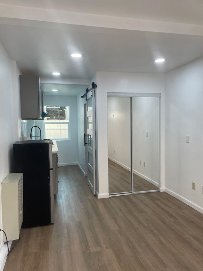 Photo - 4063 Lincoln Ave Unit E