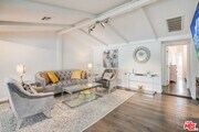 Photo - 5514 Woodman Ave