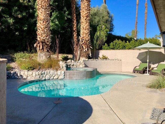 Building Photo - 39095 Sweetwater Dr