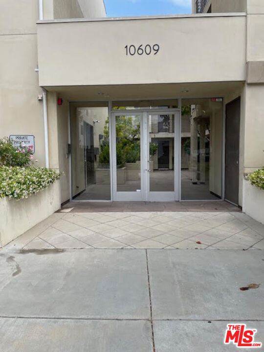 Photo - 10609 Bloomfield St Condo Unit 305