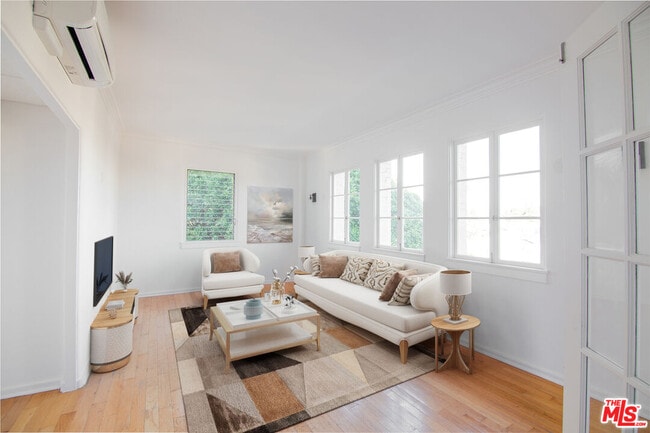 Building Photo - 1201 N Crescent Heights Blvd Unit 407