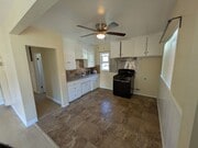 Photo - 1437 E Maple St Apartment