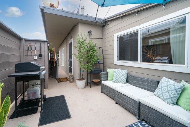Photo - 1114 W Balboa Blvd Unit 1114 (Upper )