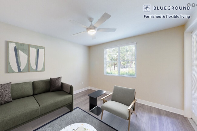 Building Photo - 5685 Park Dr Unit FL1-ID5789A