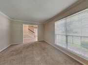 Photo - 5605 Louise St