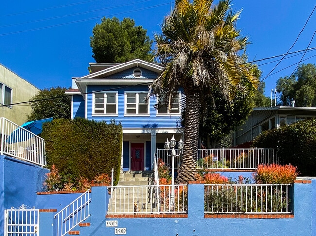 Building Photo - 3909 Cumberland Ave Rental