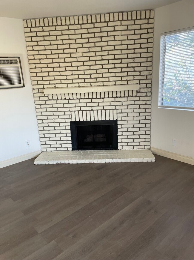 Photo - 6104 Cahuenga Boulevard