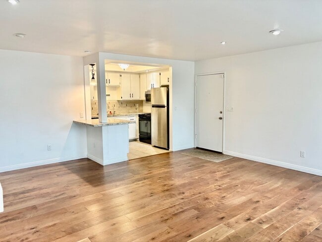 Building Photo - 516 Derby Rd