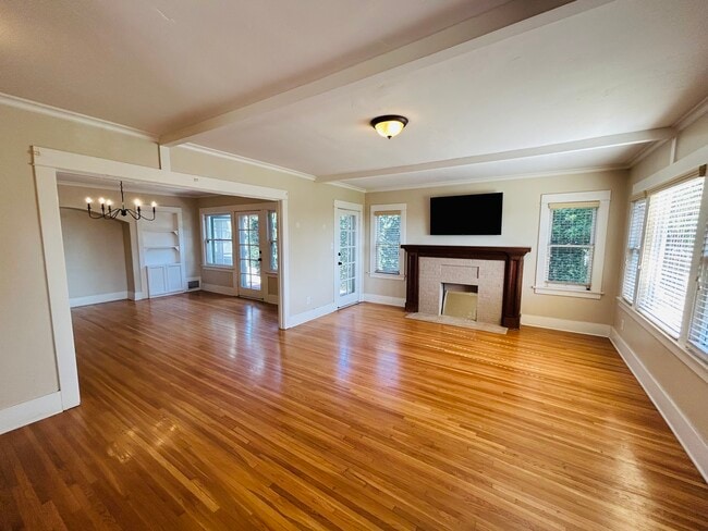 Building Photo - 13733 Franklin St