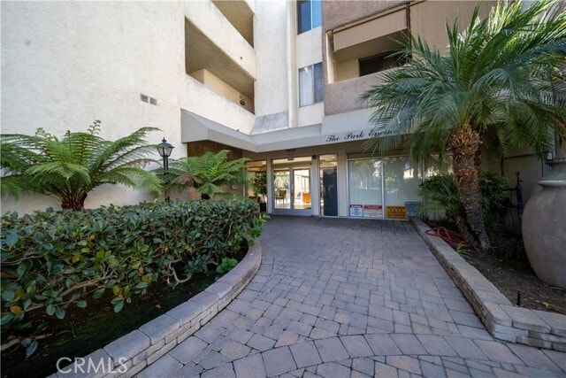 Photo - 5325 Newcastle Ave