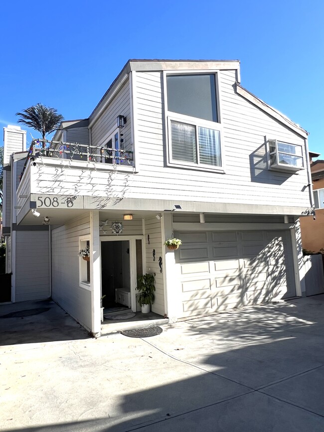 Building Photo - 508 N Juanita Ave