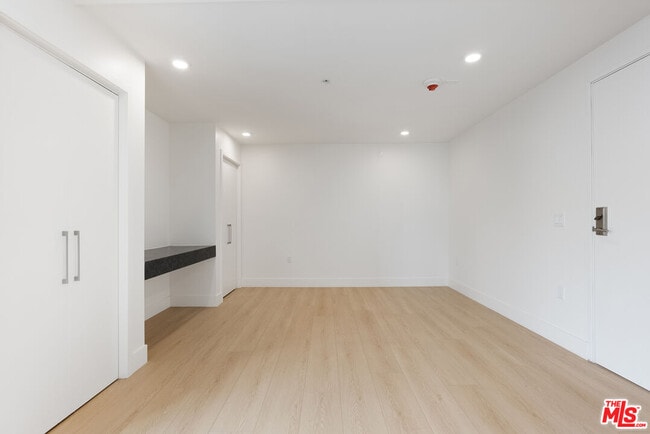 Photo - 8561 Belmont St Unit 3