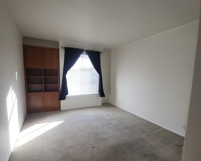 Photo - 5420 Sylmar Ave Unit #311