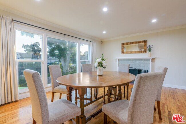 Photo - 16641 Gilmore St