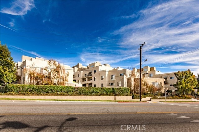 Photo - 2905 Montrose Ave Condo Unit 609