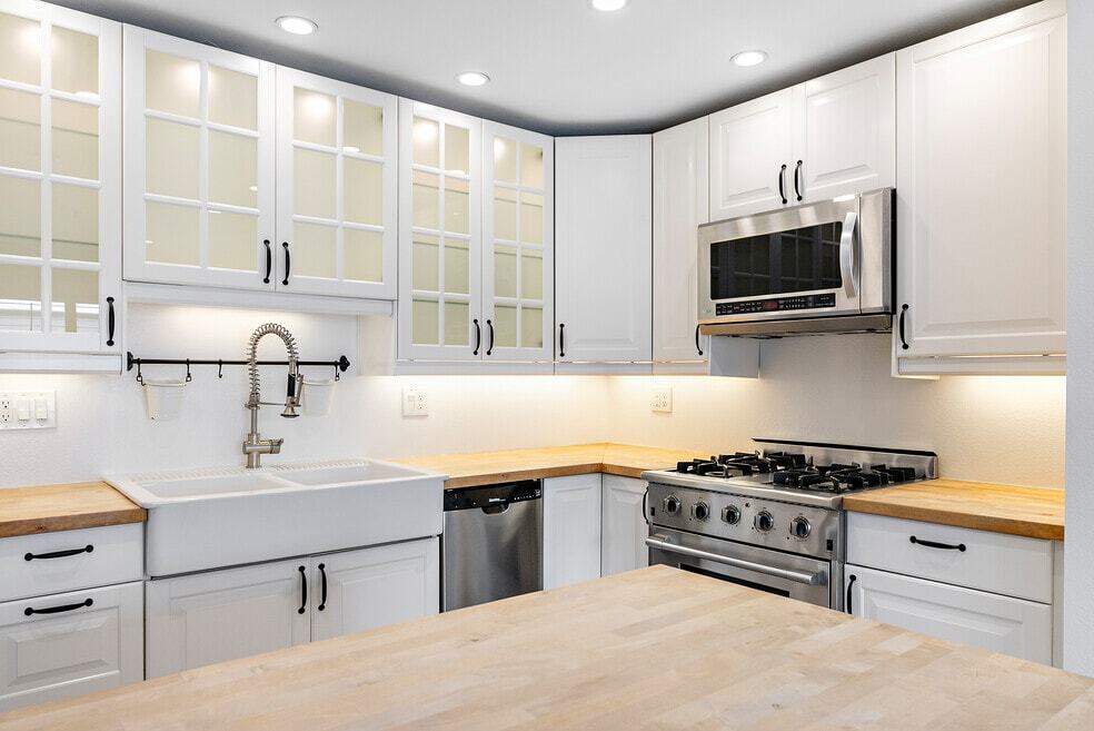 3D Tour - 1600 Ardmore Ave Condo Unit #313