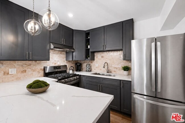 Photo - 1174 Coldwater Canyon Dr