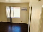 Photo - 827 N Hudson Ave