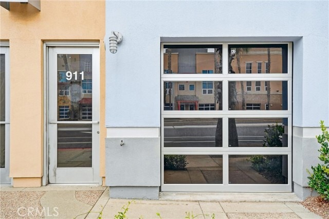 Photo - 911 E Santa Ana Blvd