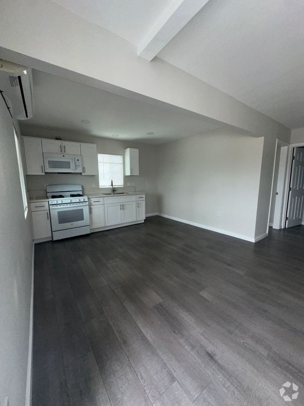 Building Photo - 4734 E 57th St Rental