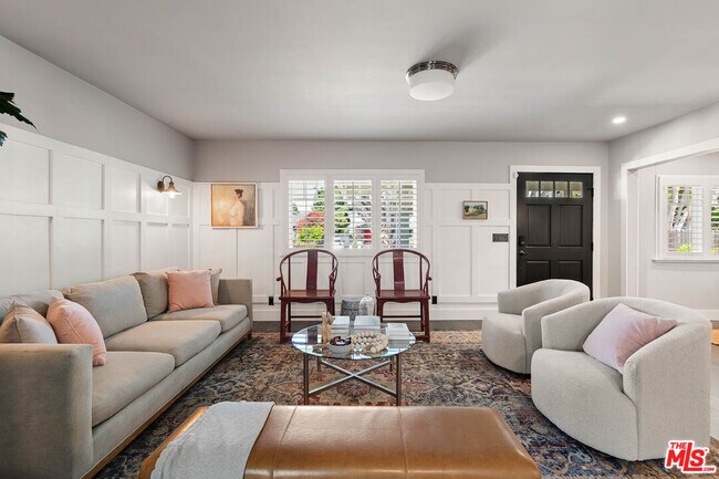 Photo - 222 N St Andrews Pl
