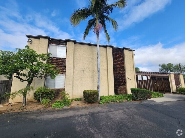 Building Photo - 716 Ballantyne St Rental