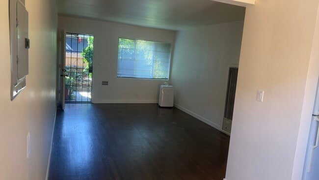 Photo - 4247 S Centinela Ave