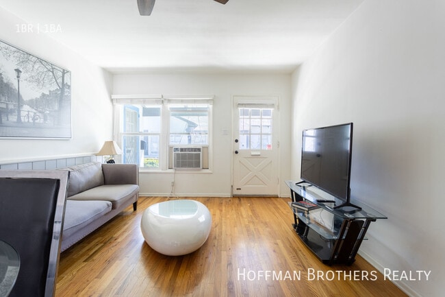 Photo - 12423 1/2 Chandler Blvd