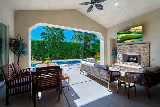 Building Photo - 81805 Four Seasons Pl