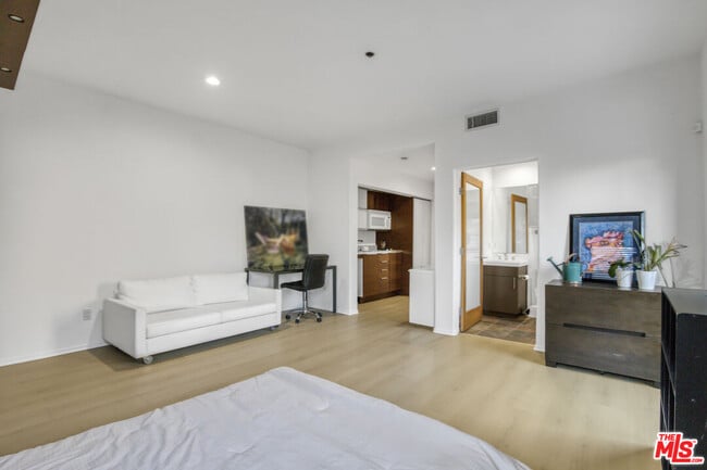 Photo - 1929 N Curson Ave