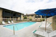 Photo - Glen Oaks Apartments