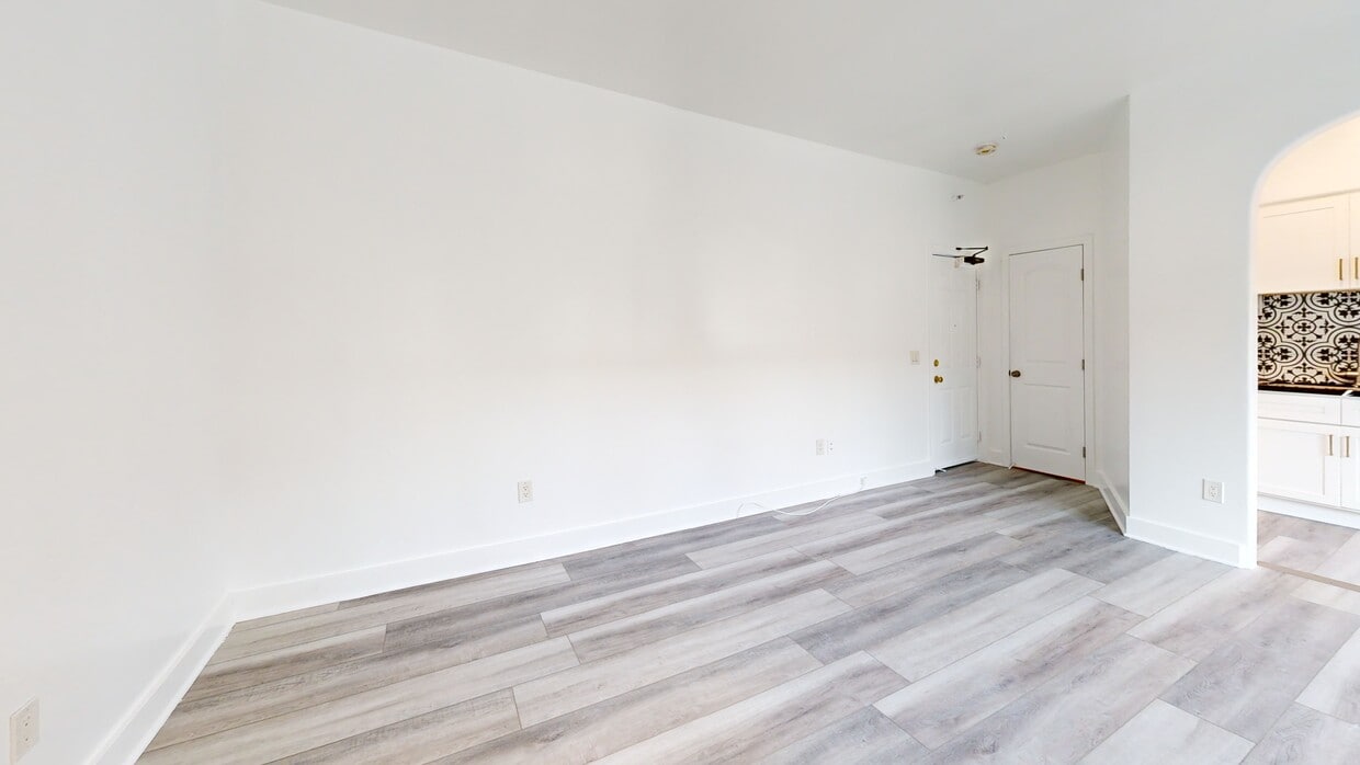 3D Tour - 5139 Melrose Avenue