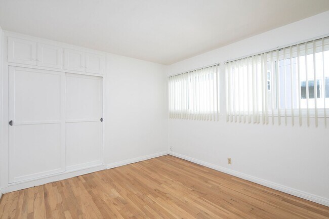 Photo - 2 WEEKS FREE!!! 2BR in La Jolla ~ 1 Mile from the Beach! Unit 8A