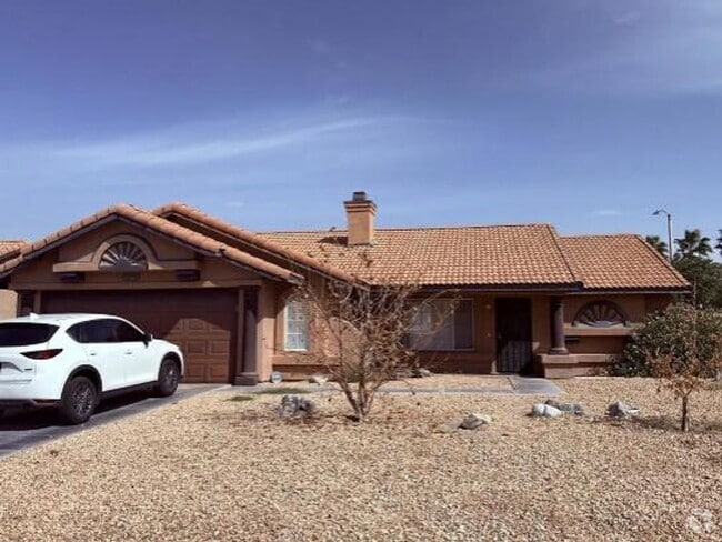 Building Photo - Charming Single Family Home!