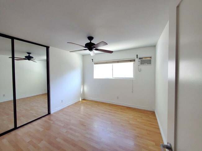 Bedroom - 972 Larrabee St Unit #120