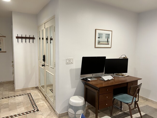 Desk Work Area - 5651 Sumner Way Unit 209