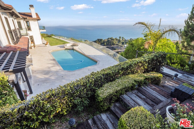 Building Photo - 24753 Vantage Point Terrace