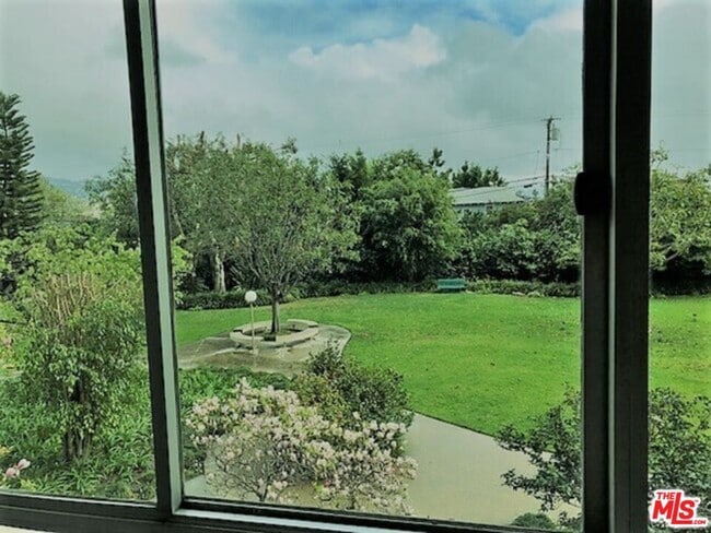 Photo - 2170 Century Pk E Unit 210