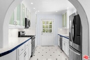 Photo - 910 N Alfred St Apartment Unit 1