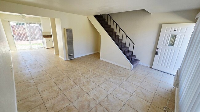 Building Photo - 5202 Canoga St Unit H