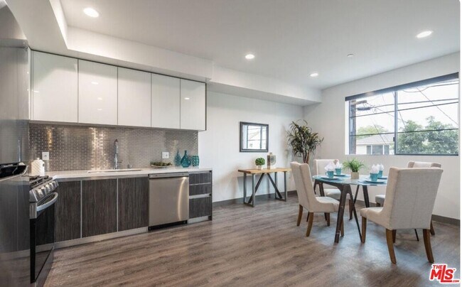 Photo - 552 N Hobart Blvd Unit 208