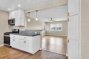 Photo - 853 Emerald St