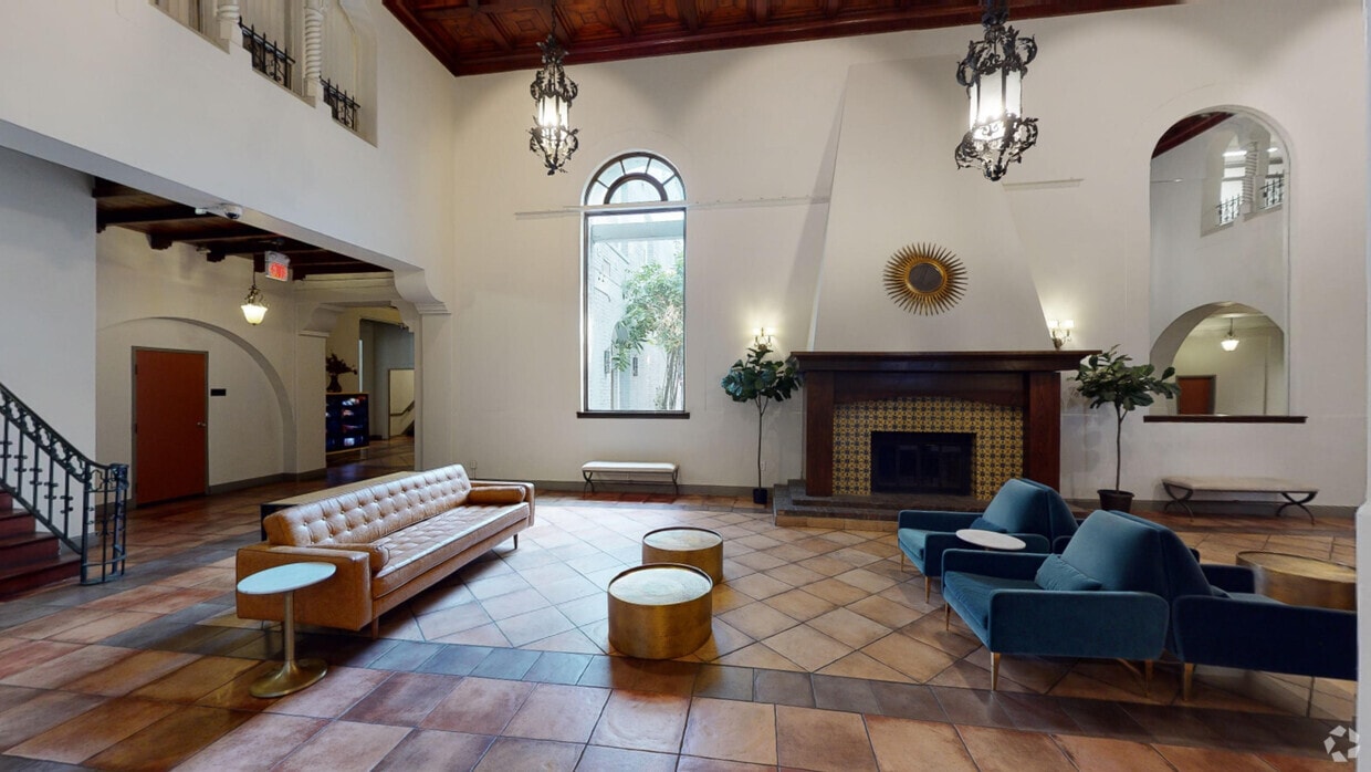 3D Tour - 6500 Yucca Street