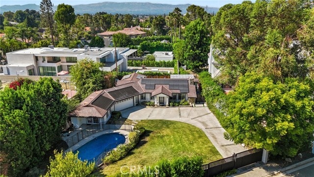 Photo - 18433 Tarzana Dr