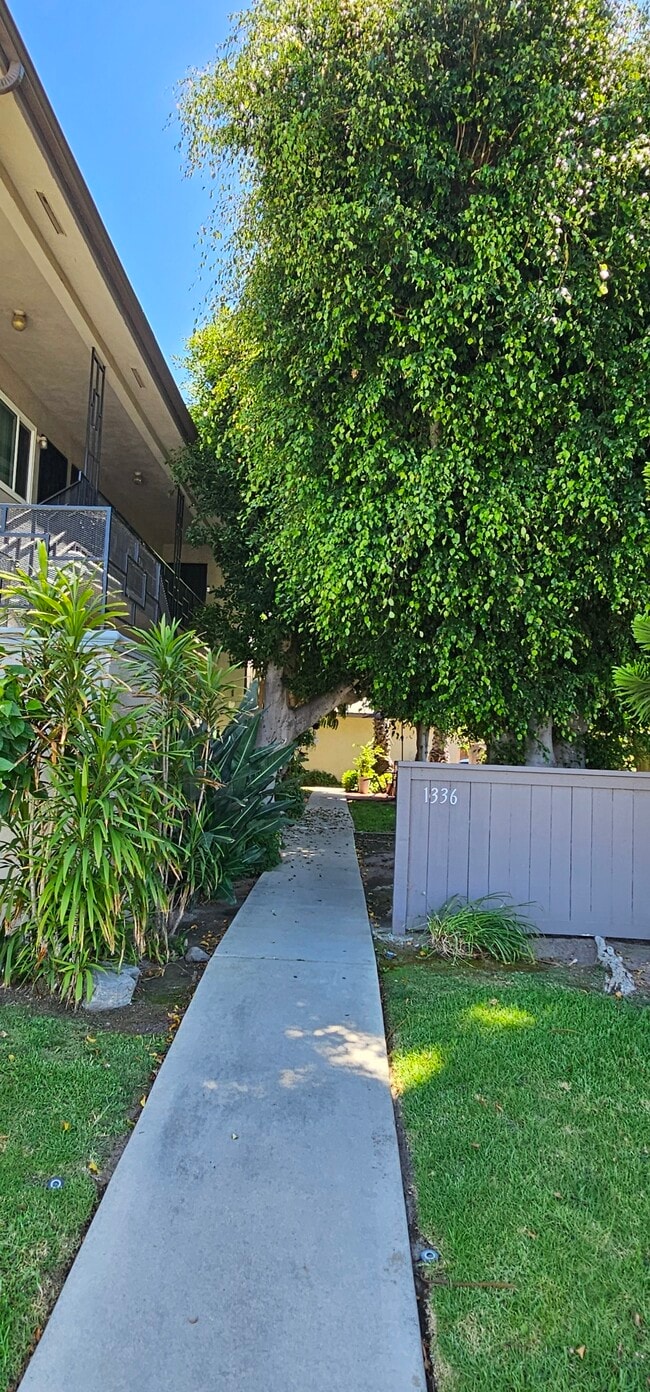 Photo - 1336 W Valencia Dr Unit D